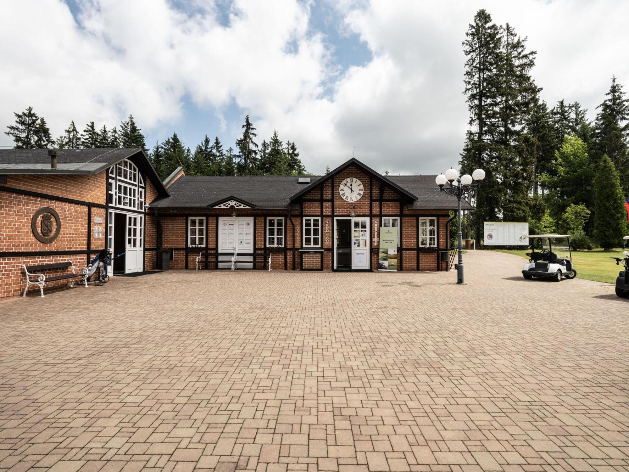Falkensteiner Spa Resort Mariánské Lázně Exterior foto Golf clubhouse